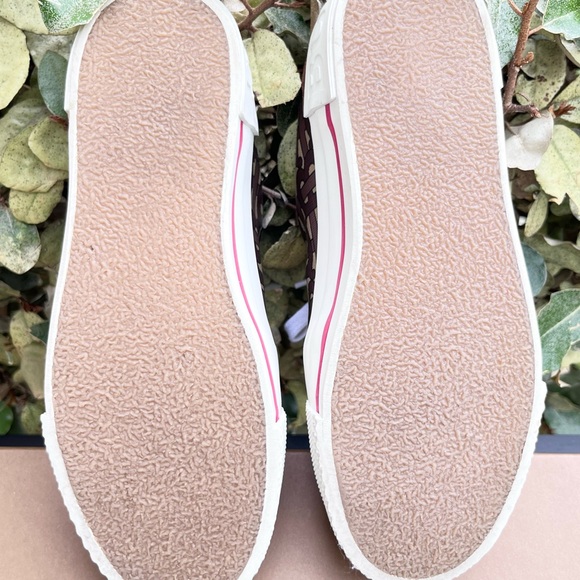 Burberry Suede Sneaker size 36 - Picture 9 of 15